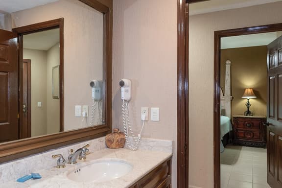 Sonoran Spa W204